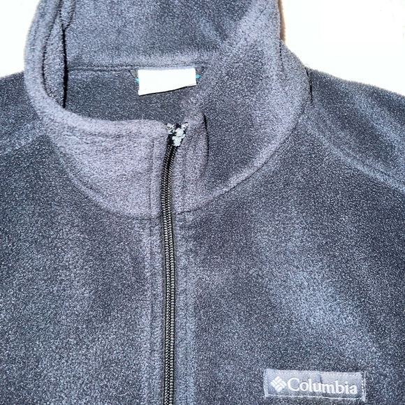 Mens Columbia vest size LARGE - Picture 2 of 2